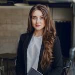 Alina Khan Profile Picture